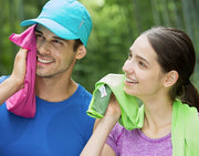 snappy cooling towel couple wiping face
